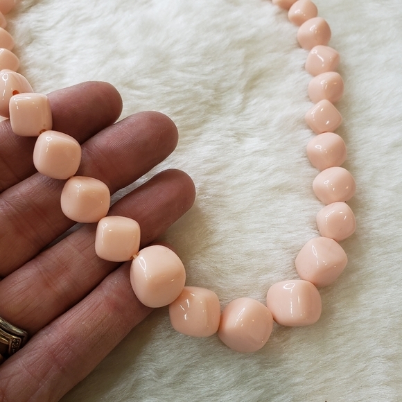 VINTAGE 60s Lucite Pale Pink Rounded Square Beaded Necklace - Picture 2 of 5